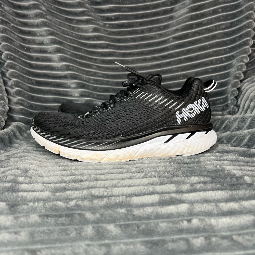 Hoka one one Clifton 5, size9